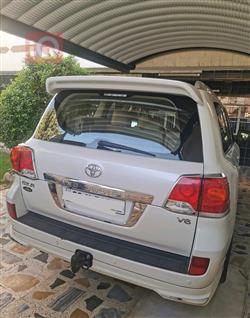 تۆیۆتا لاند کروزەر